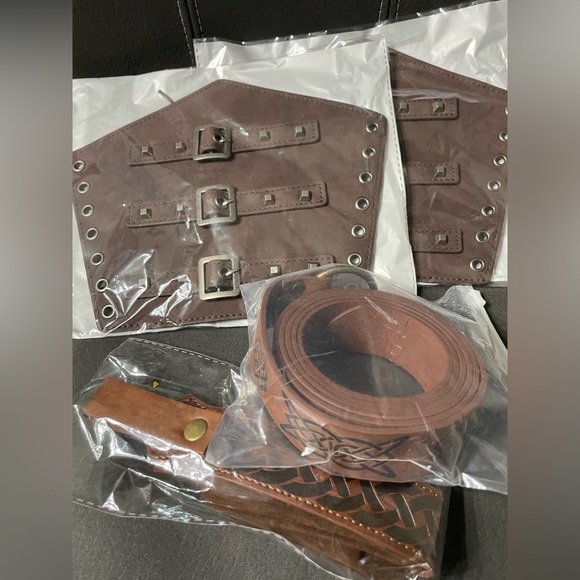 Vintage Renaissance Accessories Leather - Picture 17 of 17